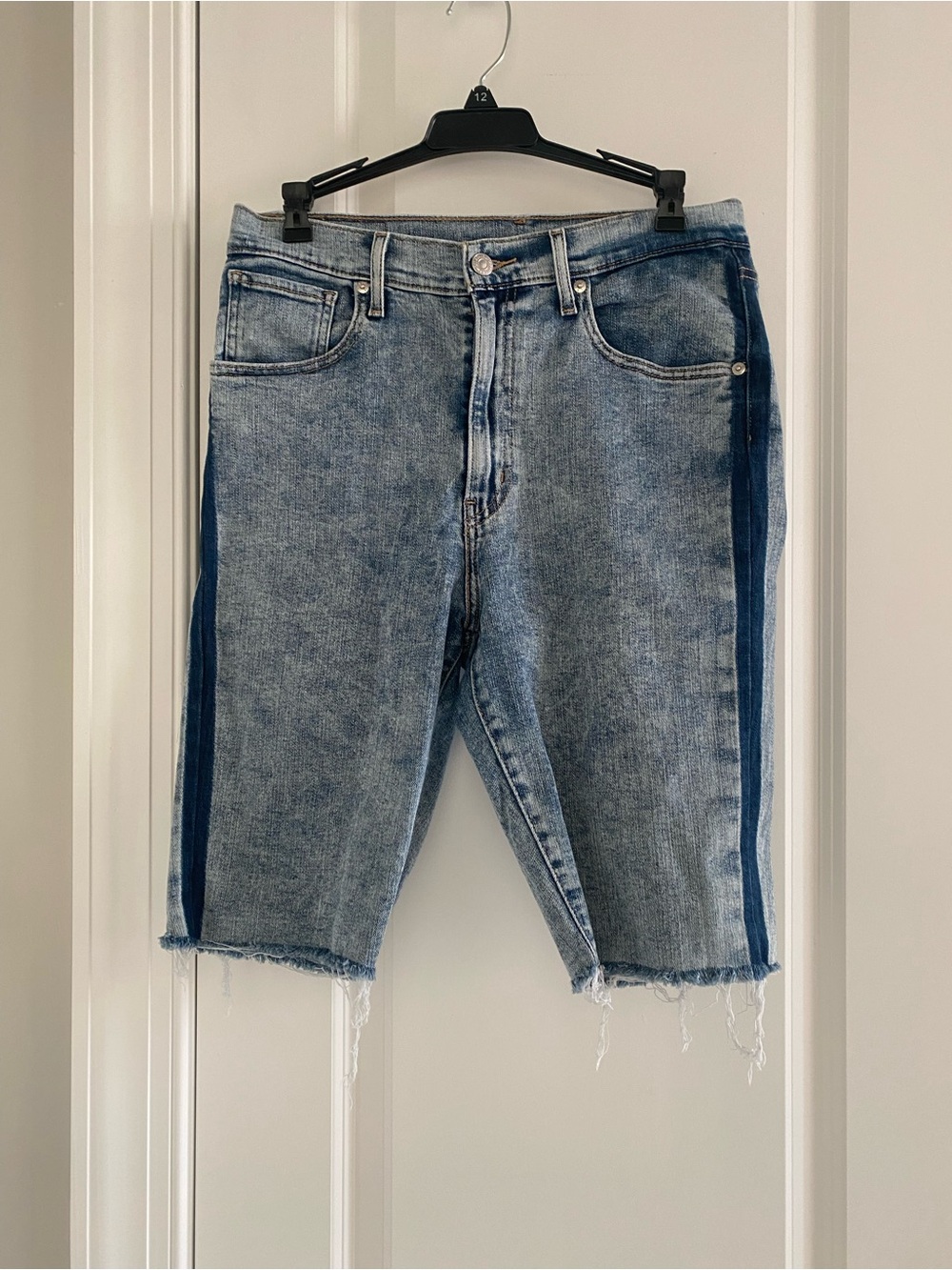 Ladies Levi Denim Bermuda Shorts Two Tone Blue Wash Distressed SZ 30